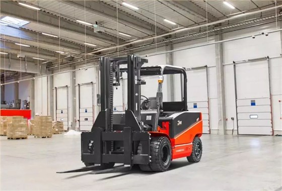 1.杭州叉車-J系列電動叉車8-10噸 1.杭州叉車-J系列電動叉車8-10噸